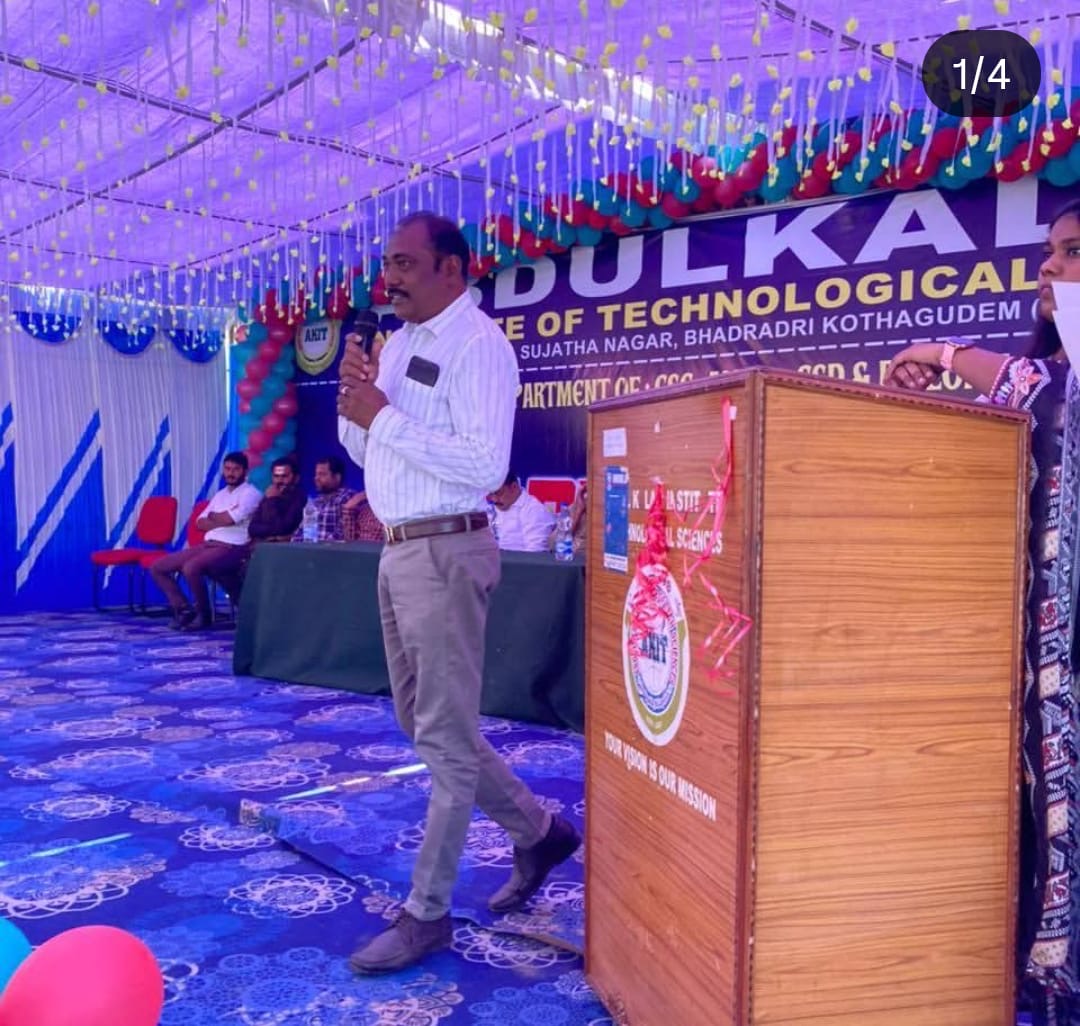 WhitePage Technologies speaker addressing students at a college seminar
